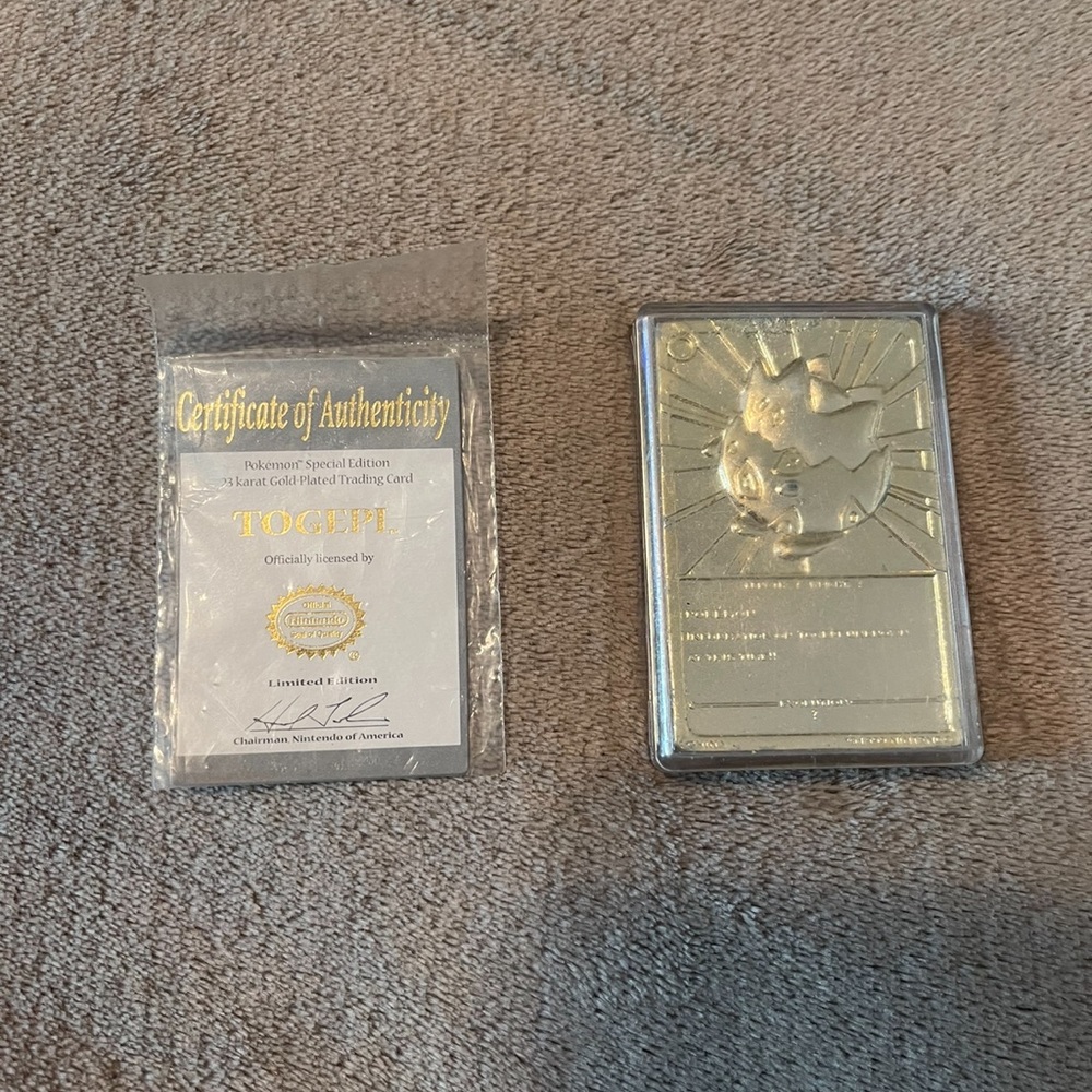 Gold Pokémon Card - Picture 2 of 6